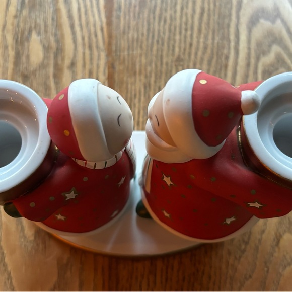 PartyLite Mr & Mrs Santa Claus Kissing Christmas Pillar Candle Holder - Picture 4 of 8